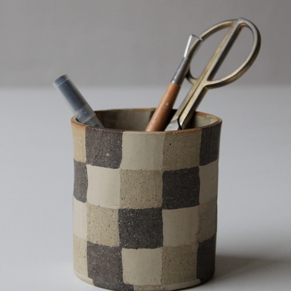 Checkered Pot / Ceramic Container (NEW) - Picture 4 of 5